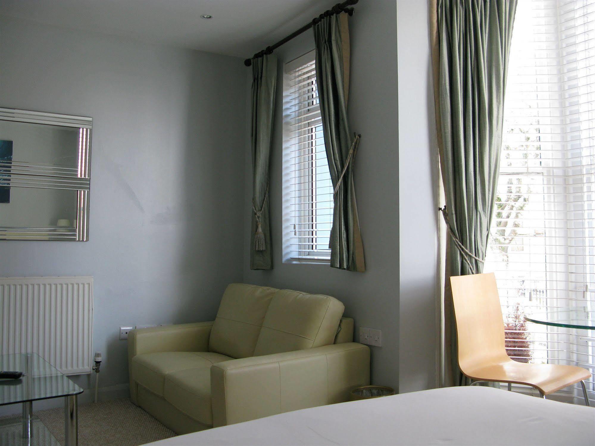 Oyo Lifestyle Hotel Sea Breeze Μπράιτον Εξωτερικό φωτογραφία