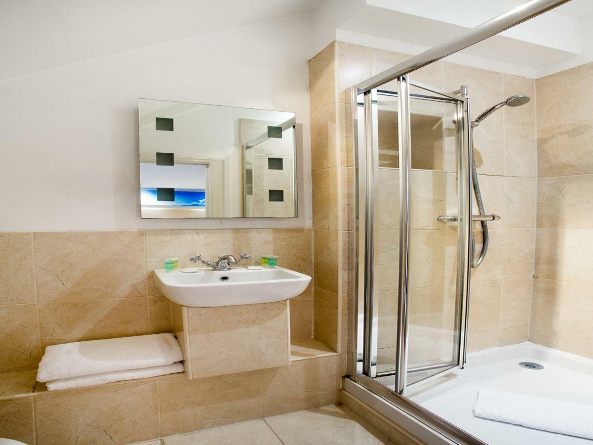 Oyo Lifestyle Hotel Sea Breeze Μπράιτον Εξωτερικό φωτογραφία