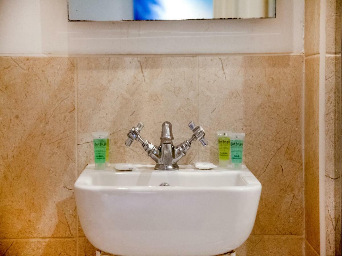 Oyo Lifestyle Hotel Sea Breeze Μπράιτον Εξωτερικό φωτογραφία